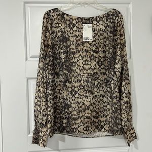 Brand NEW H&M blouse in size S. With tags.